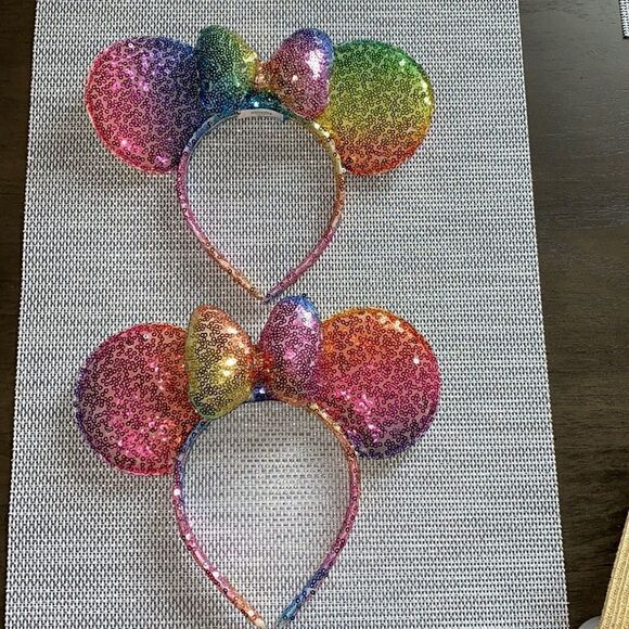 2 Disney MINNIE MOUSE EAR MULTICOLOR - Picture 1 of 6